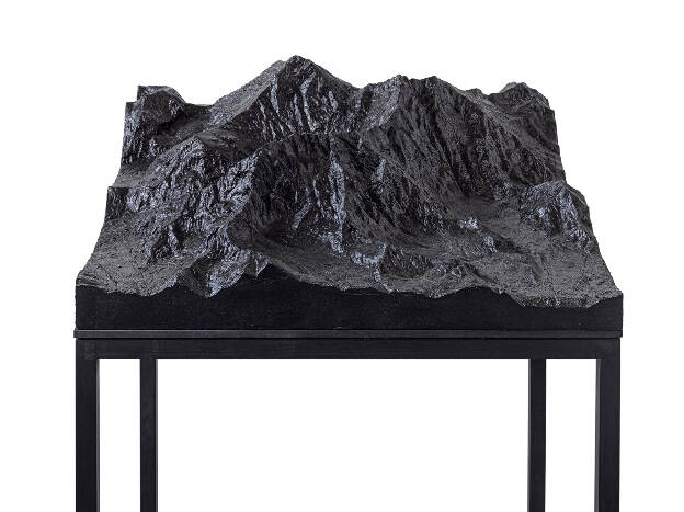 DARKER III, 2019, 50 x 50 x 145 cm, Mixed Media
